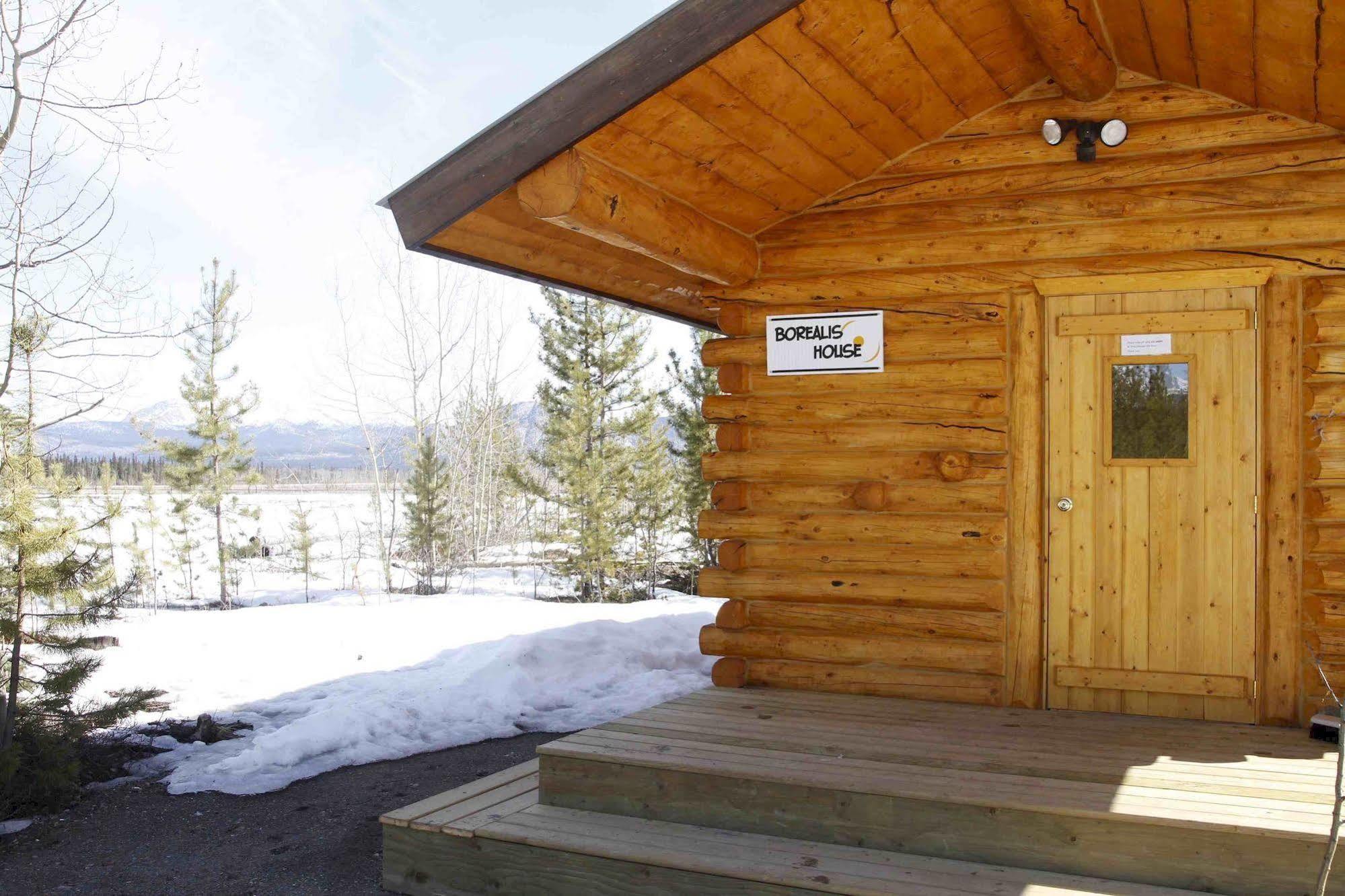 Sundog Retreat Hotel Whitehorse Buitenkant foto
